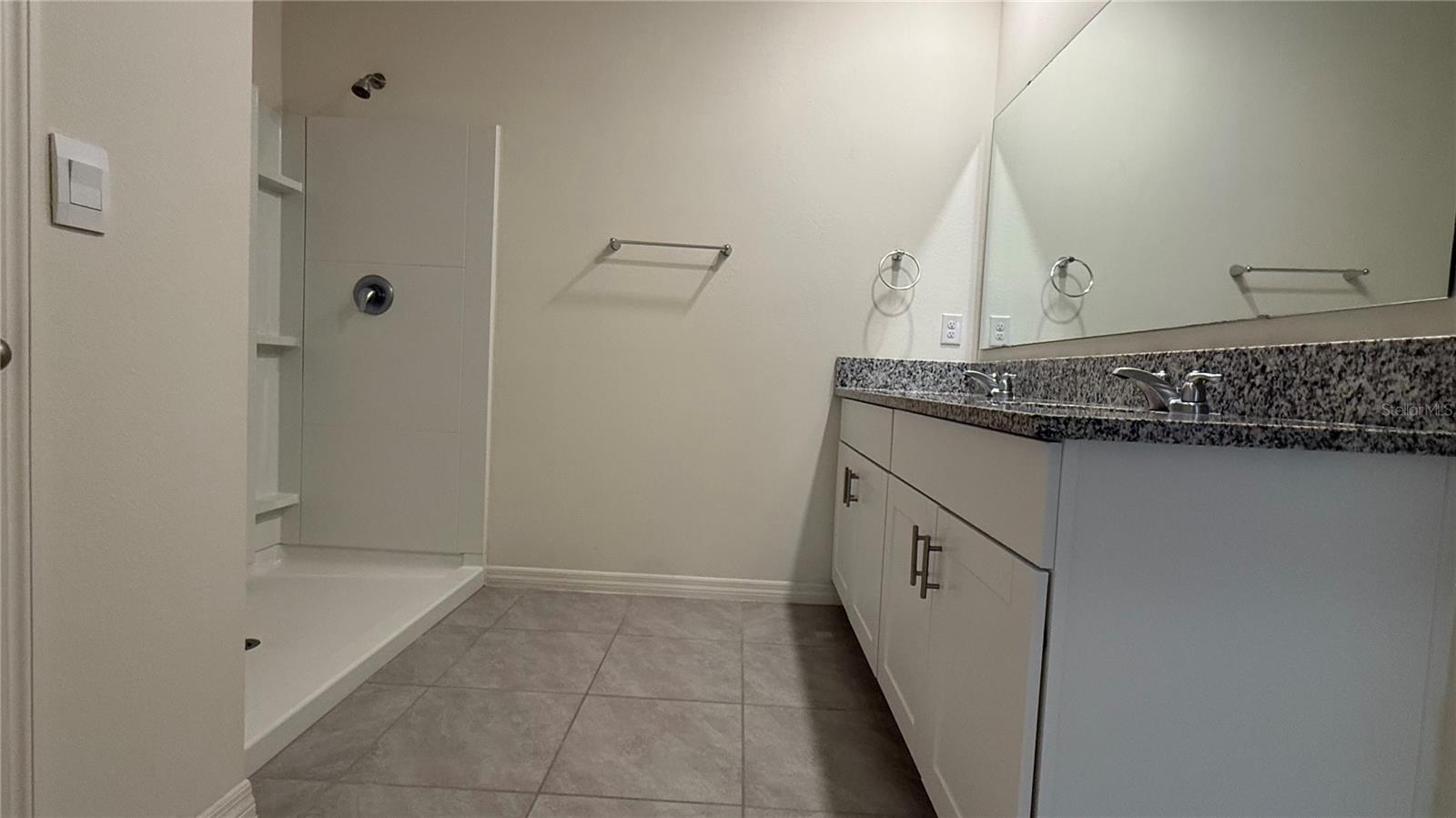 Image 13 of 13 For 435 Anne St.