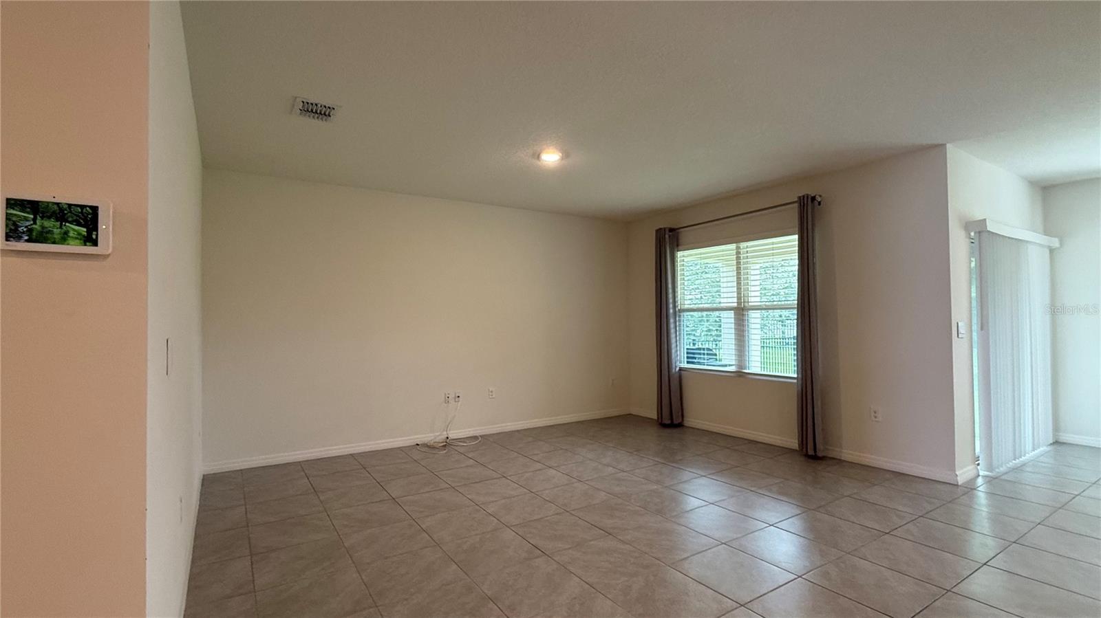 Image 5 of 13 For 435 Anne St.