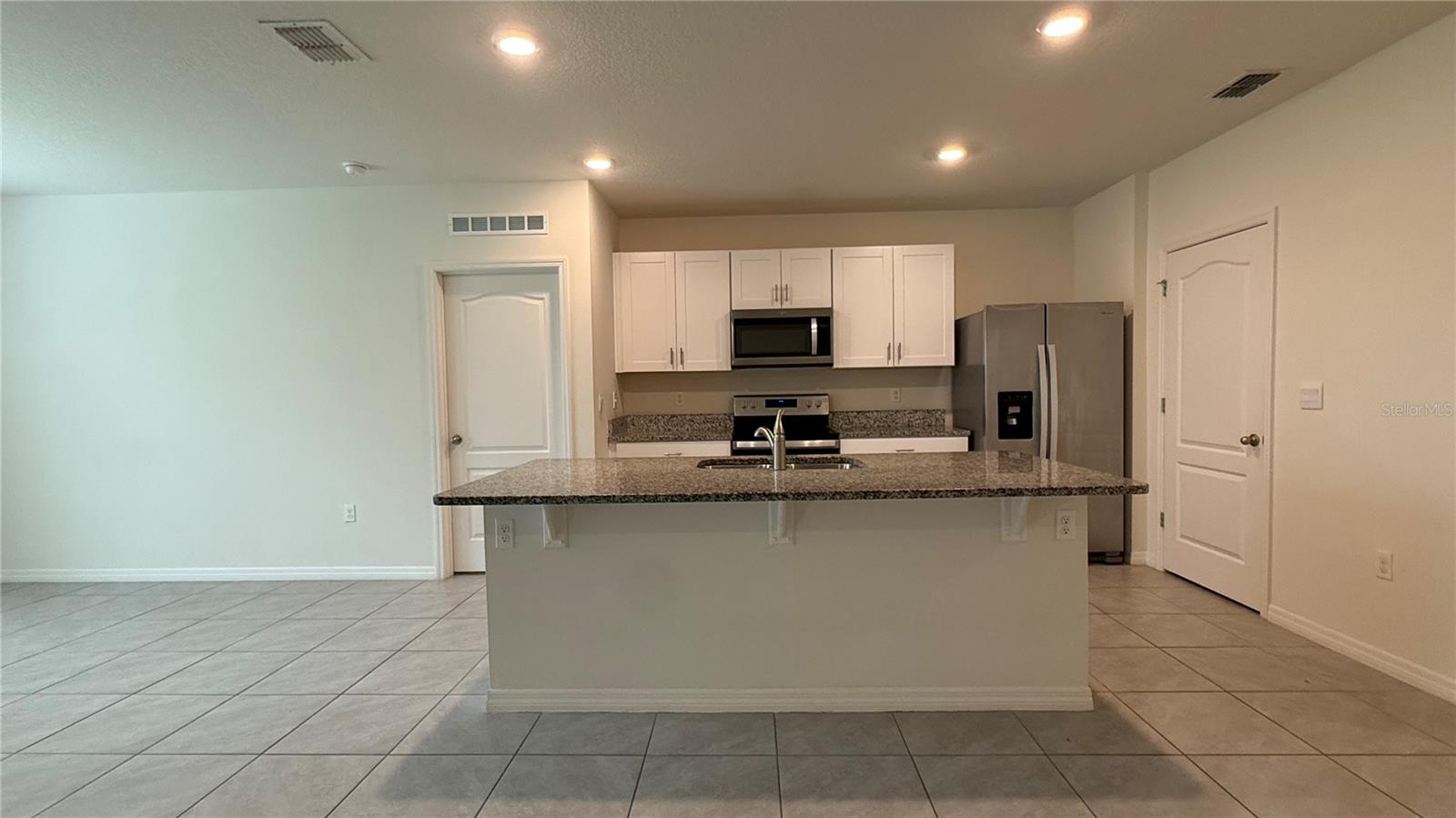 Image 6 of 13 For 435 Anne St.