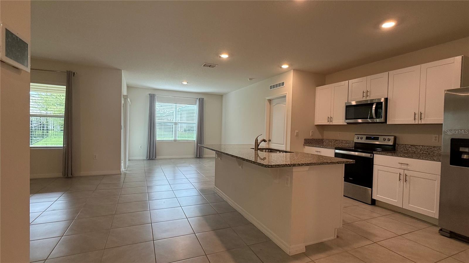 Image 9 of 13 For 435 Anne St.