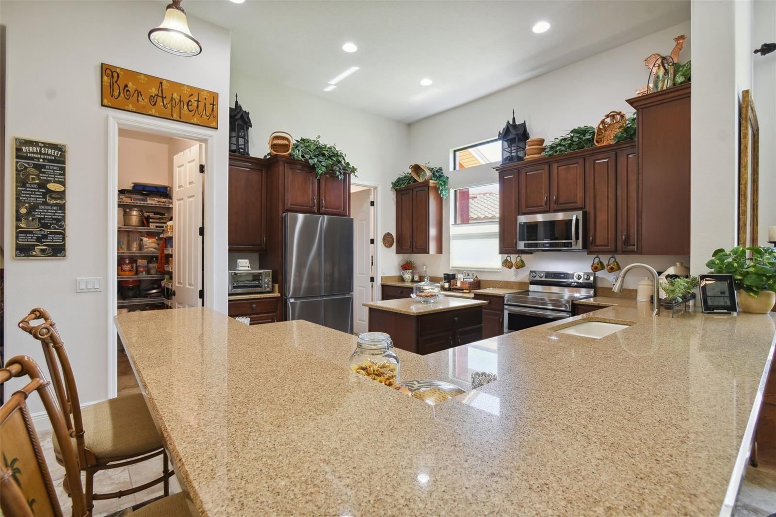 Image 7 of 52 For 806 Ebb Tide Lane