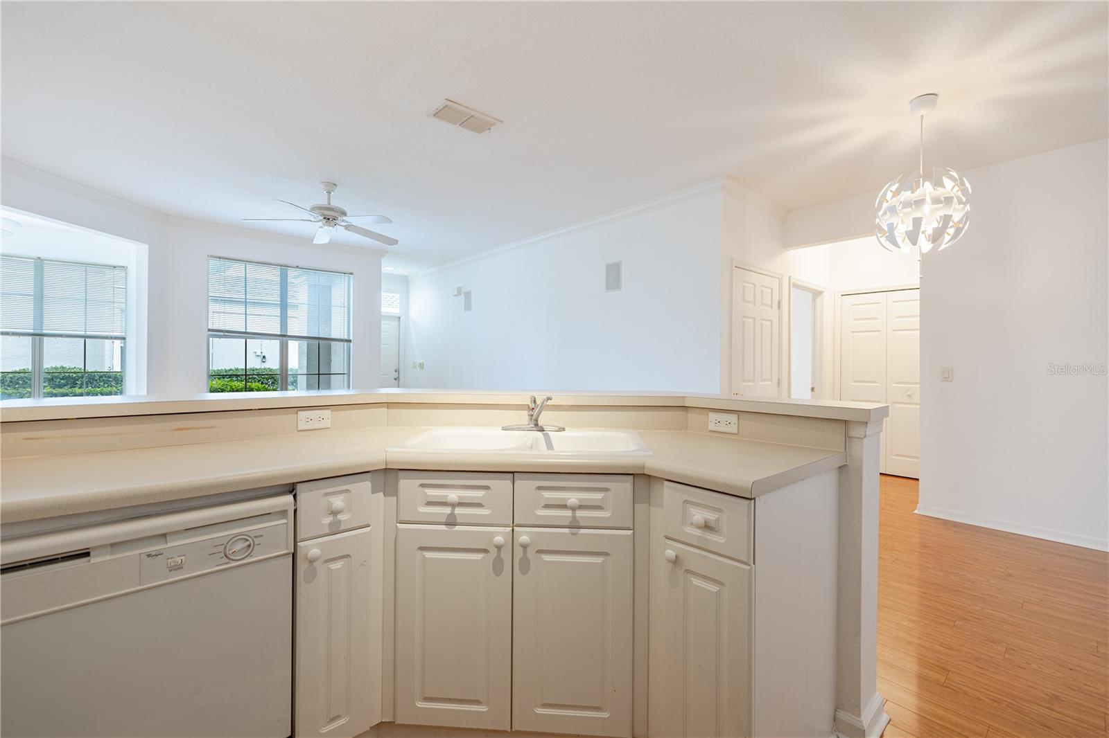 Image 11 of 38 For 5025 Wellington Park Circle 68