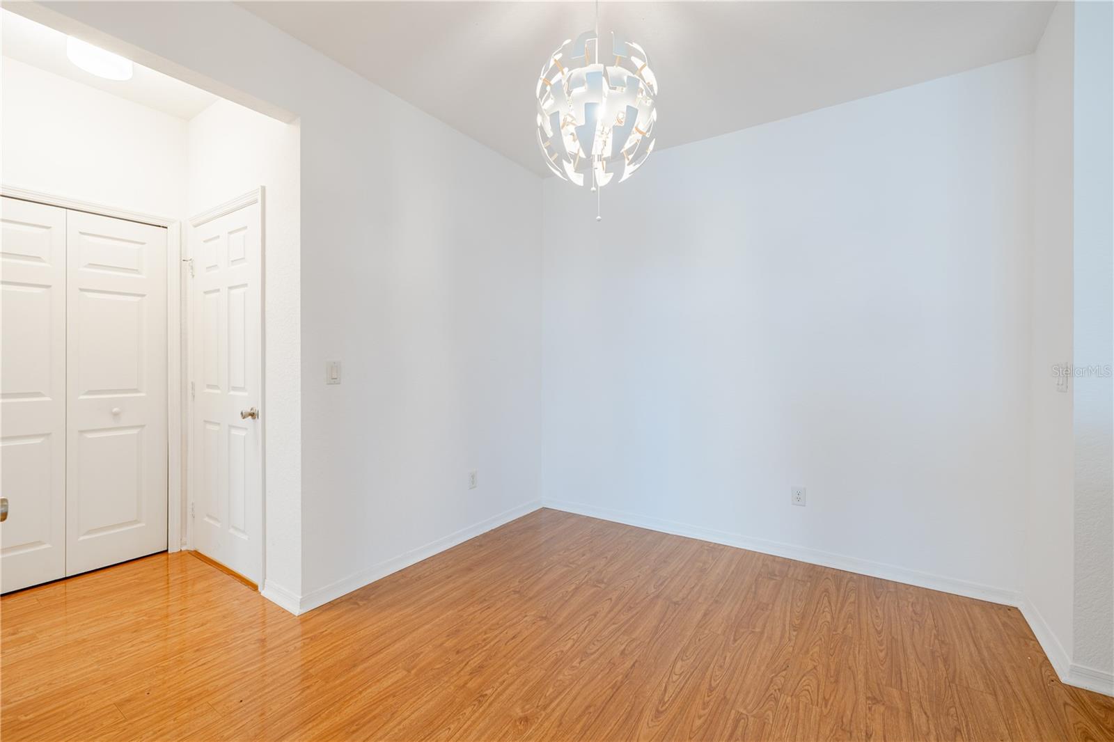 Image 12 of 38 For 5025 Wellington Park Circle 68