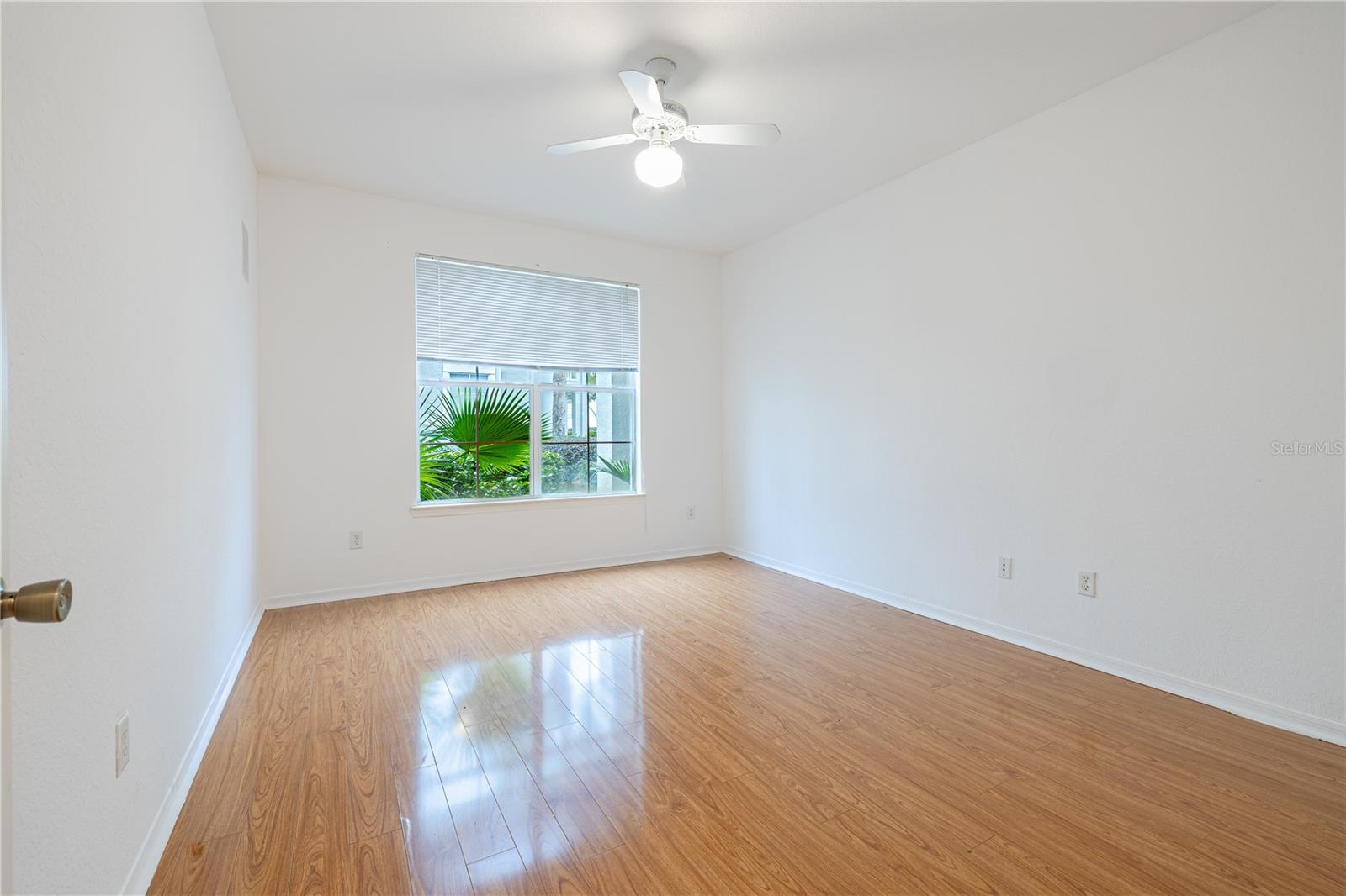 Image 23 of 38 For 5025 Wellington Park Circle 68