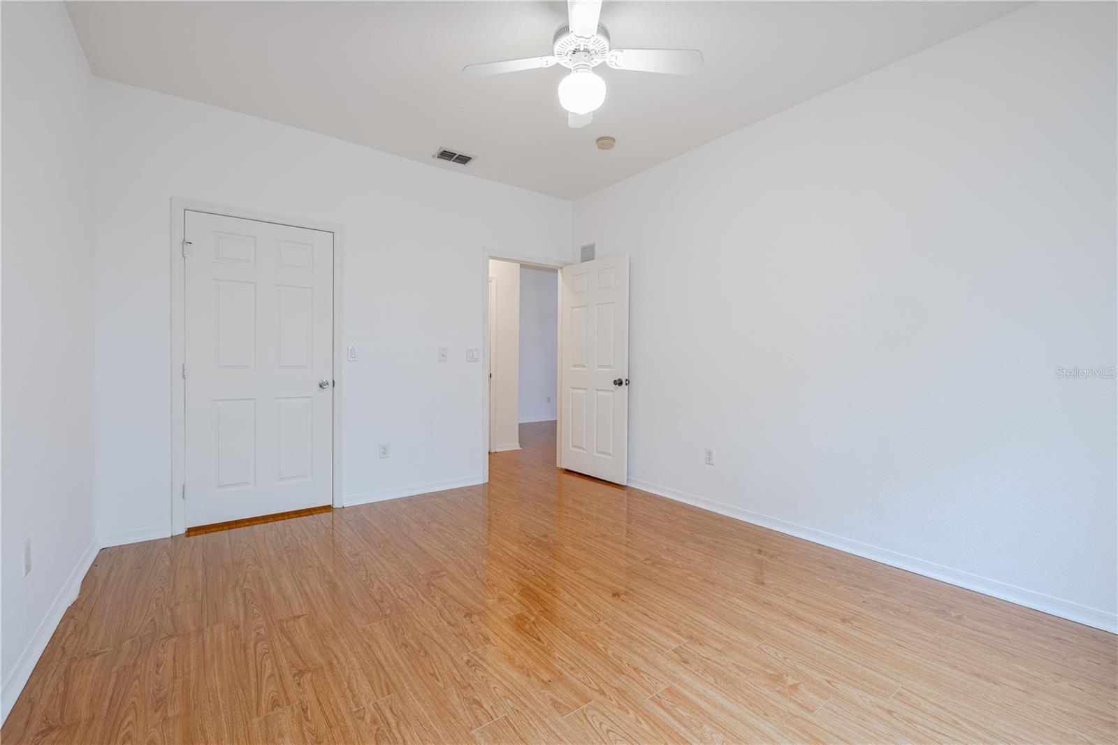 Image 25 of 38 For 5025 Wellington Park Circle 68