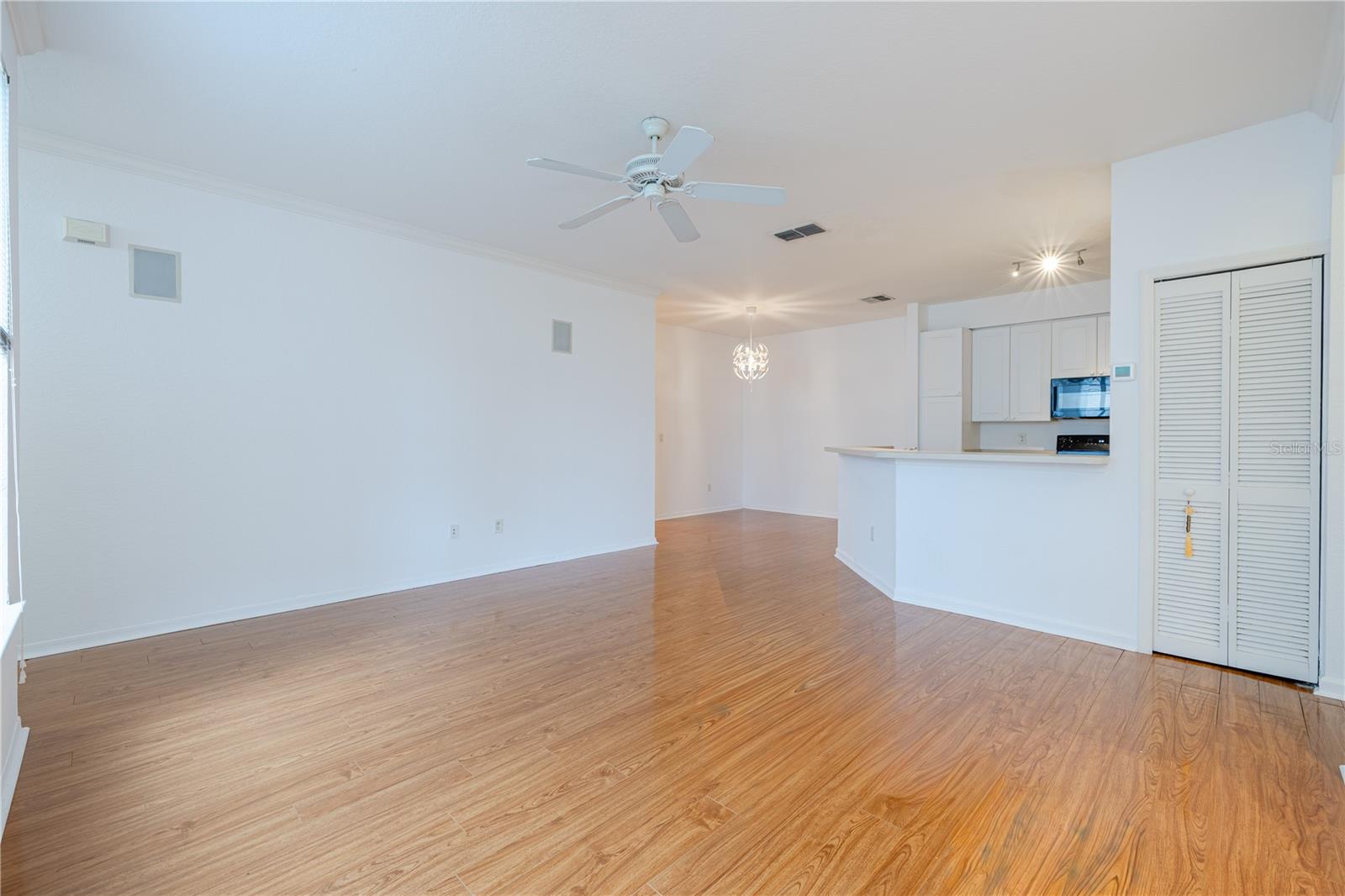 Image 7 of 38 For 5025 Wellington Park Circle 68