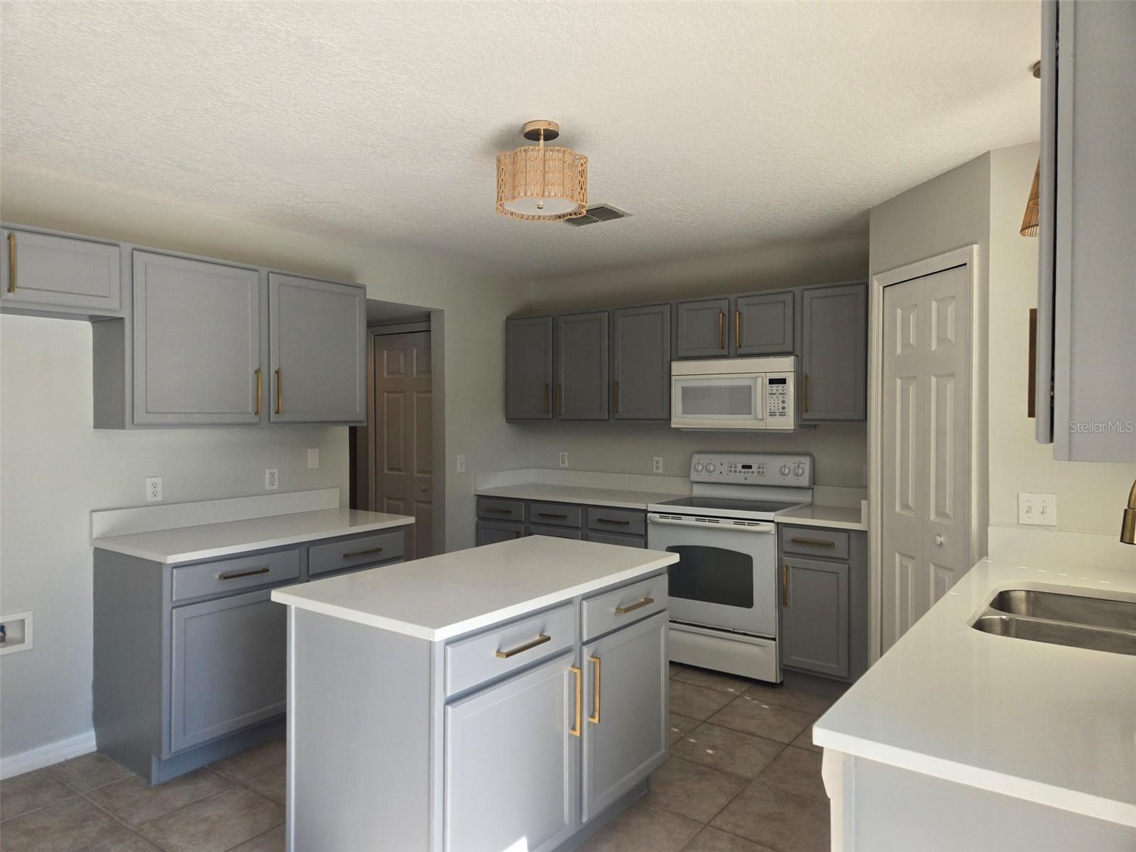 Image 14 of 66 For 3001 Mandolin Drive