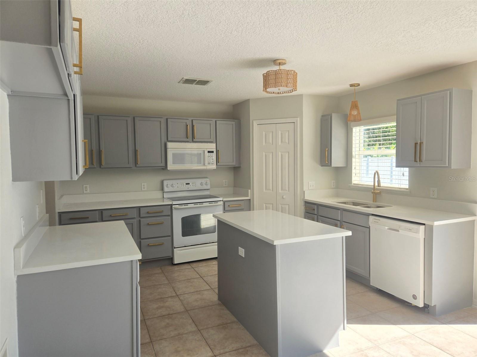 Image 4 of 66 For 3001 Mandolin Drive