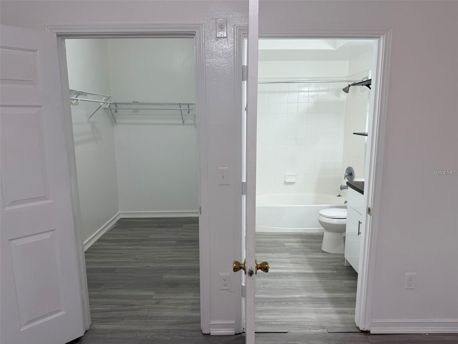 Image 9 of 20 For 14316 Fredricksburg Drive 503