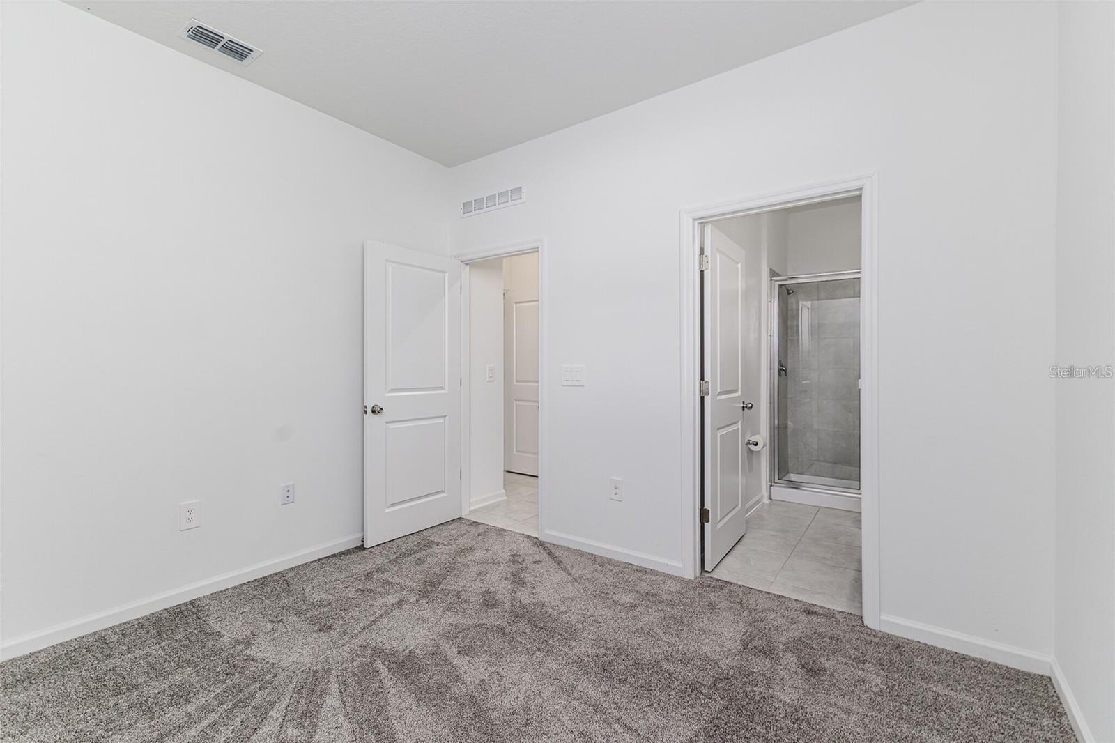 Image 3 of 7 For 1121 Deepwater Circle B