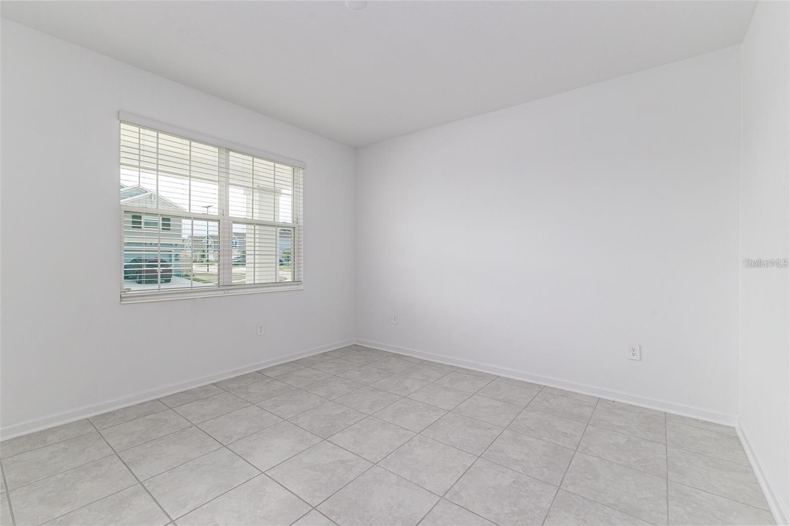 Image 6 of 7 For 1121 Deepwater Circle B