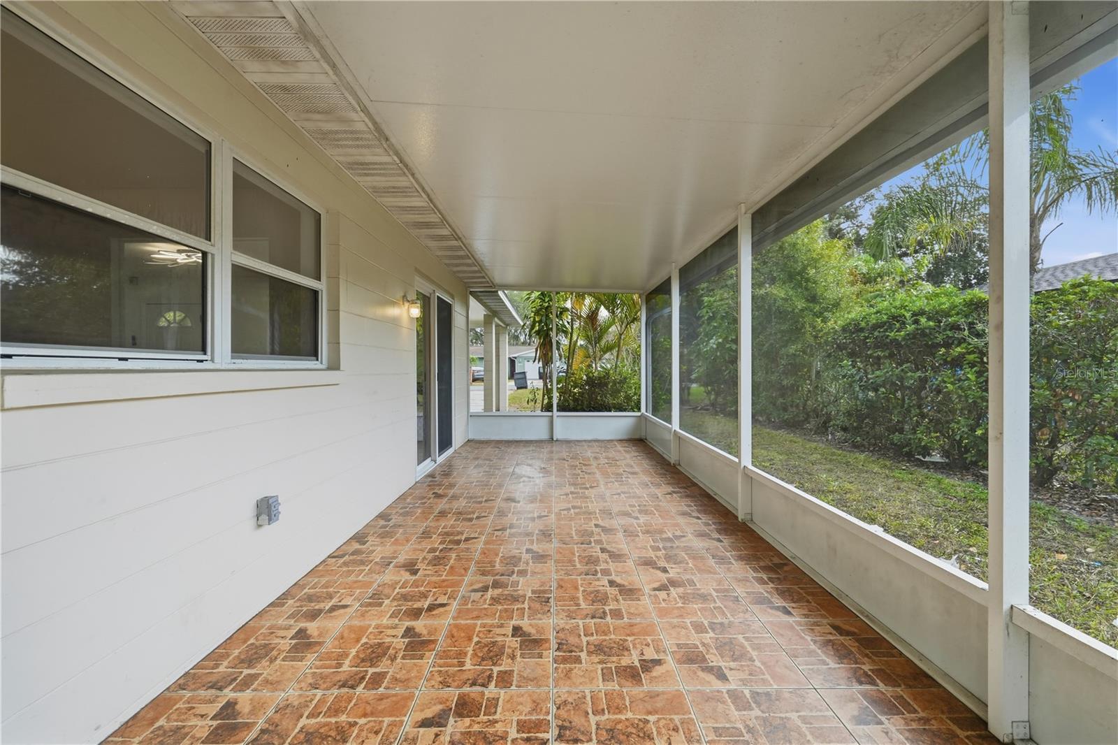 Image 12 of 46 For 1405 Dolphin Drive