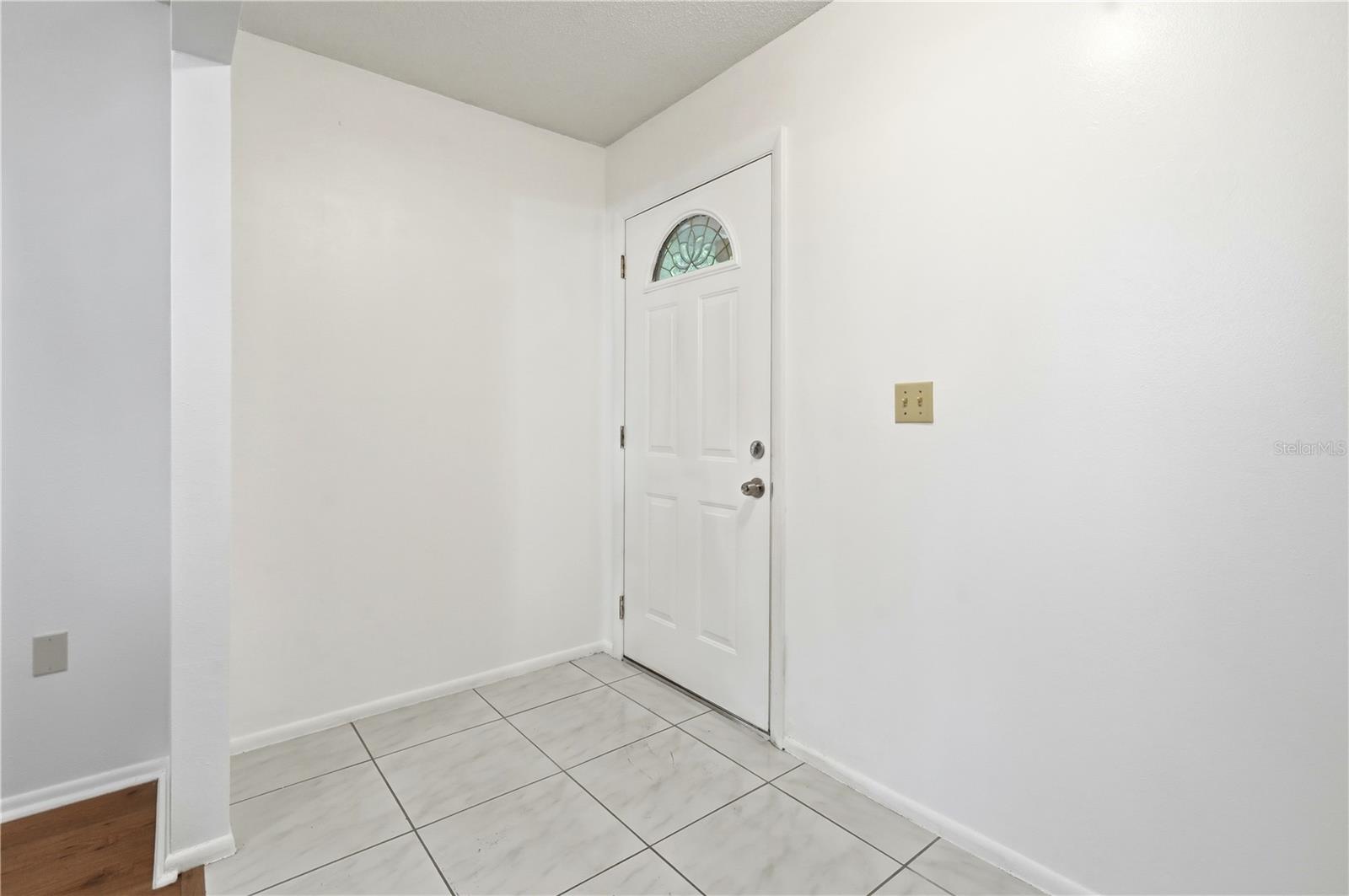 Image 17 of 46 For 1405 Dolphin Drive