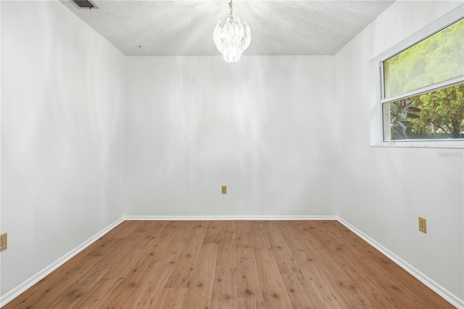 Image 18 of 46 For 1405 Dolphin Drive