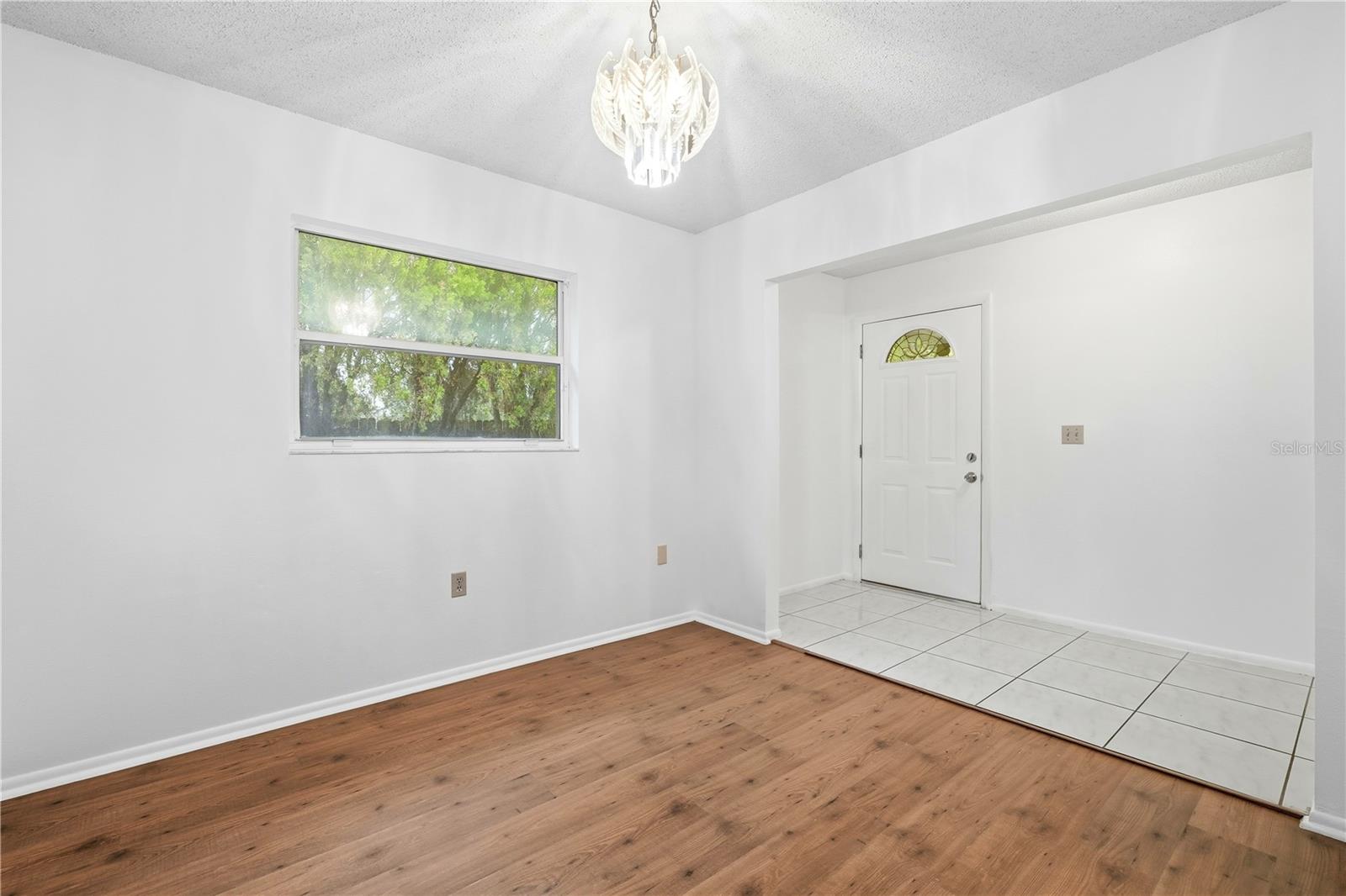 Image 19 of 46 For 1405 Dolphin Drive