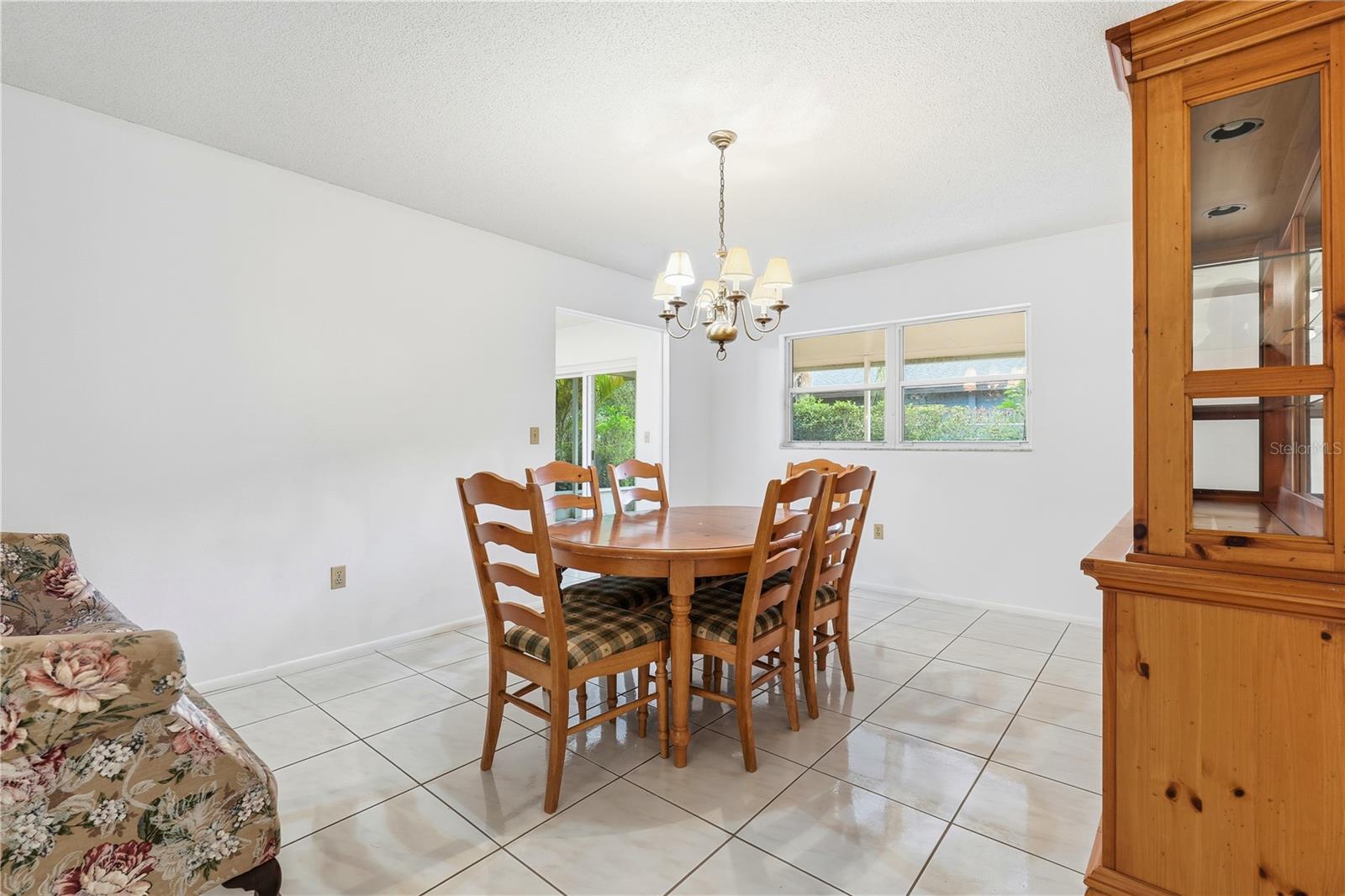 Image 33 of 46 For 1405 Dolphin Drive