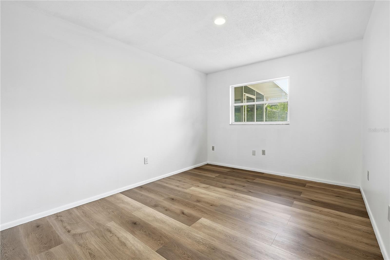 Image 36 of 46 For 1405 Dolphin Drive