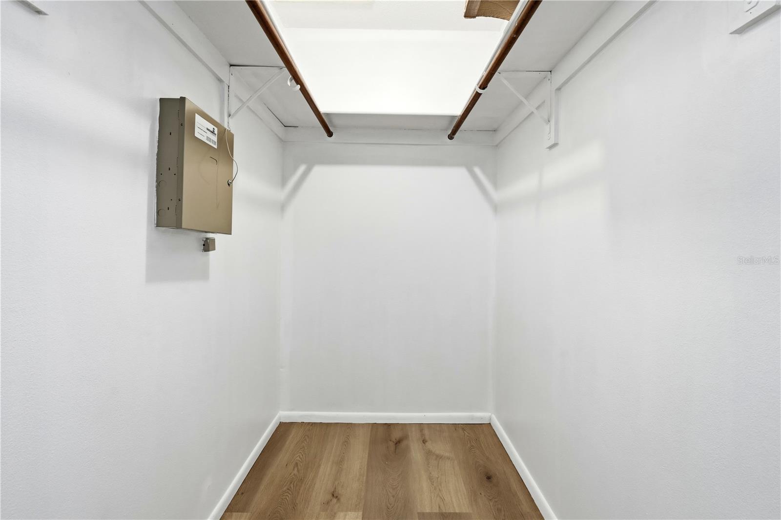 Image 38 of 46 For 1405 Dolphin Drive