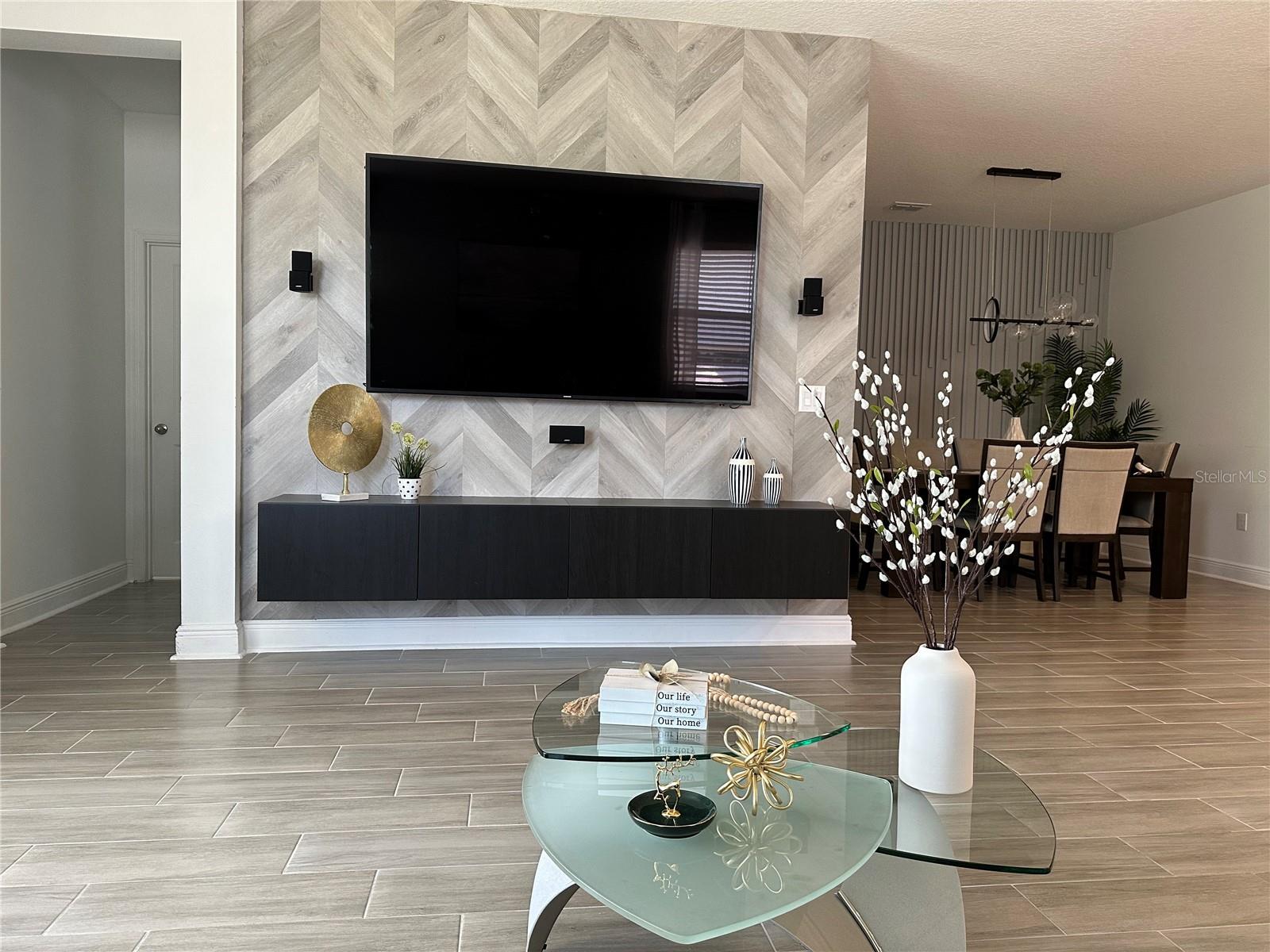 Image 23 of 69 For 14827 Milfoil Avenue