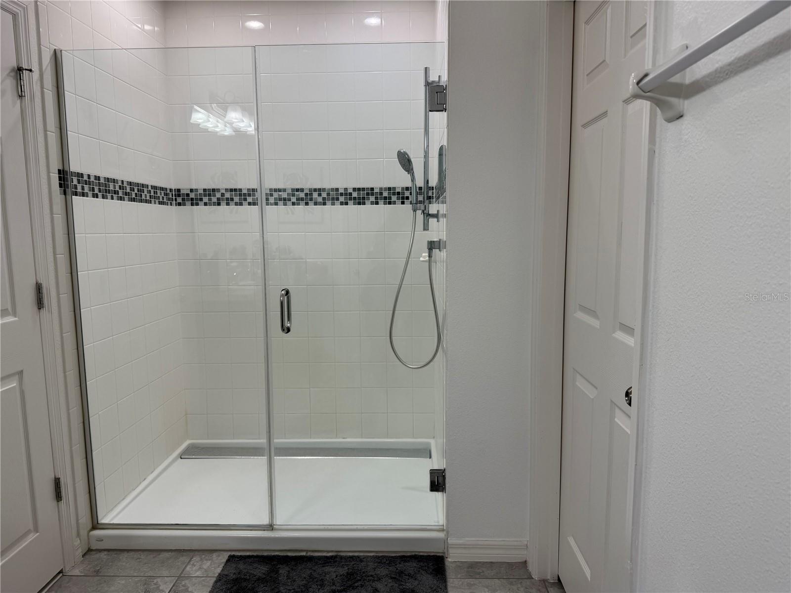 Image 13 of 16 For 2600 Wadeview Loop