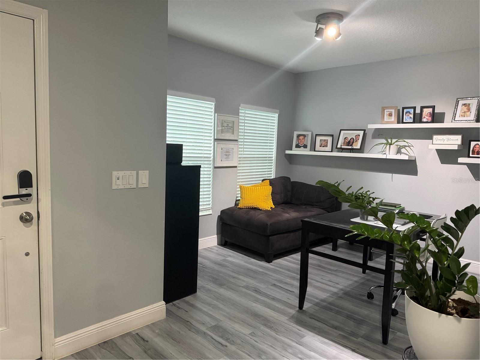 Image 5 of 16 For 2600 Wadeview Loop