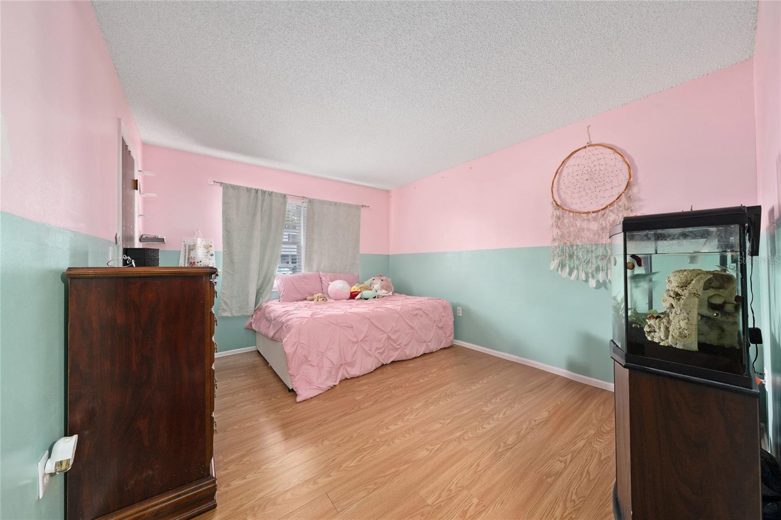 Image 14 of 21 For 6047 Amberly Court F36