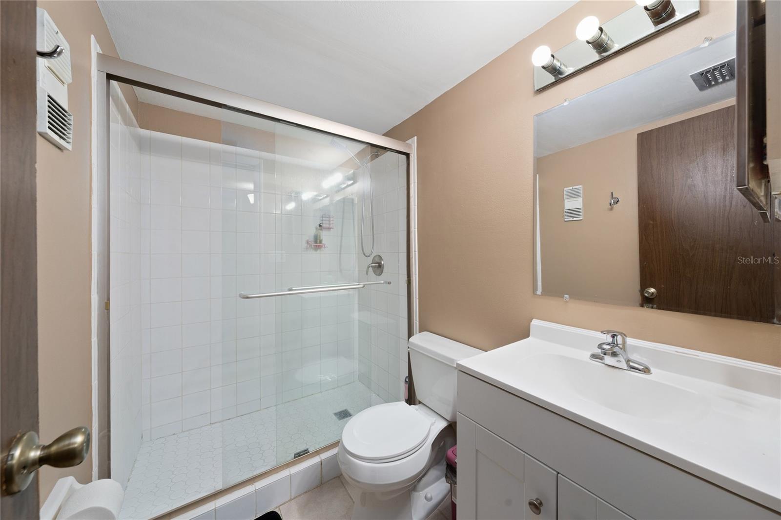 Image 16 of 21 For 6047 Amberly Court F36