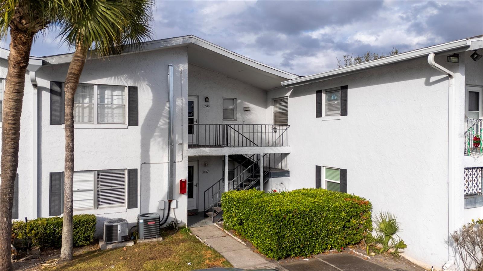 Image 3 of 21 For 6047 Amberly Court F36