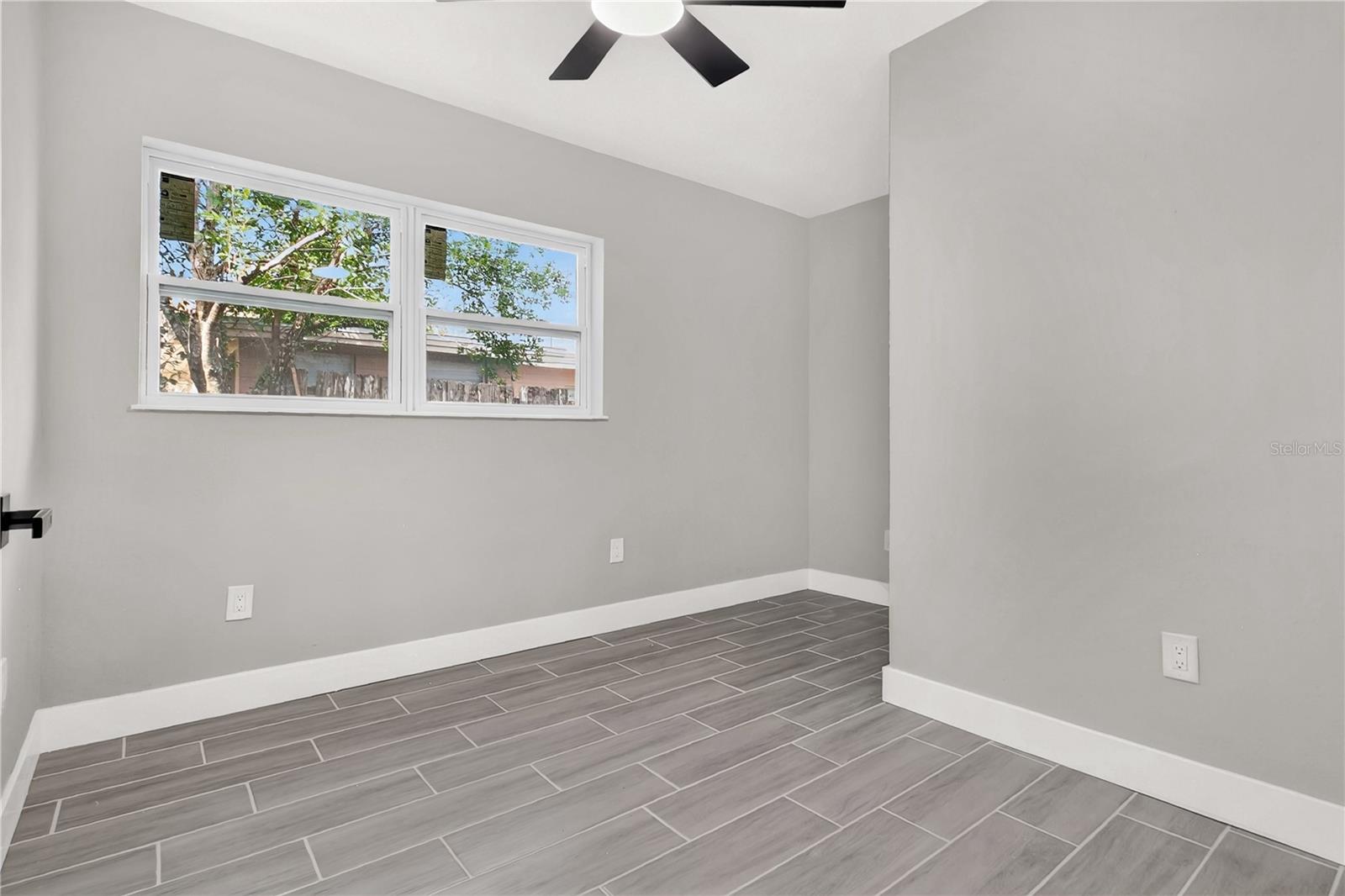 Image 19 of 37 For 2612 Roxbury Road