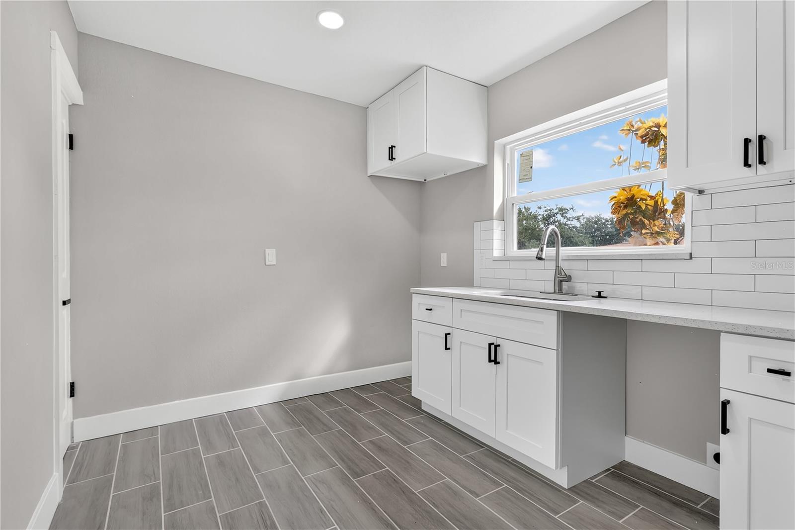 Image 21 of 37 For 2612 Roxbury Road