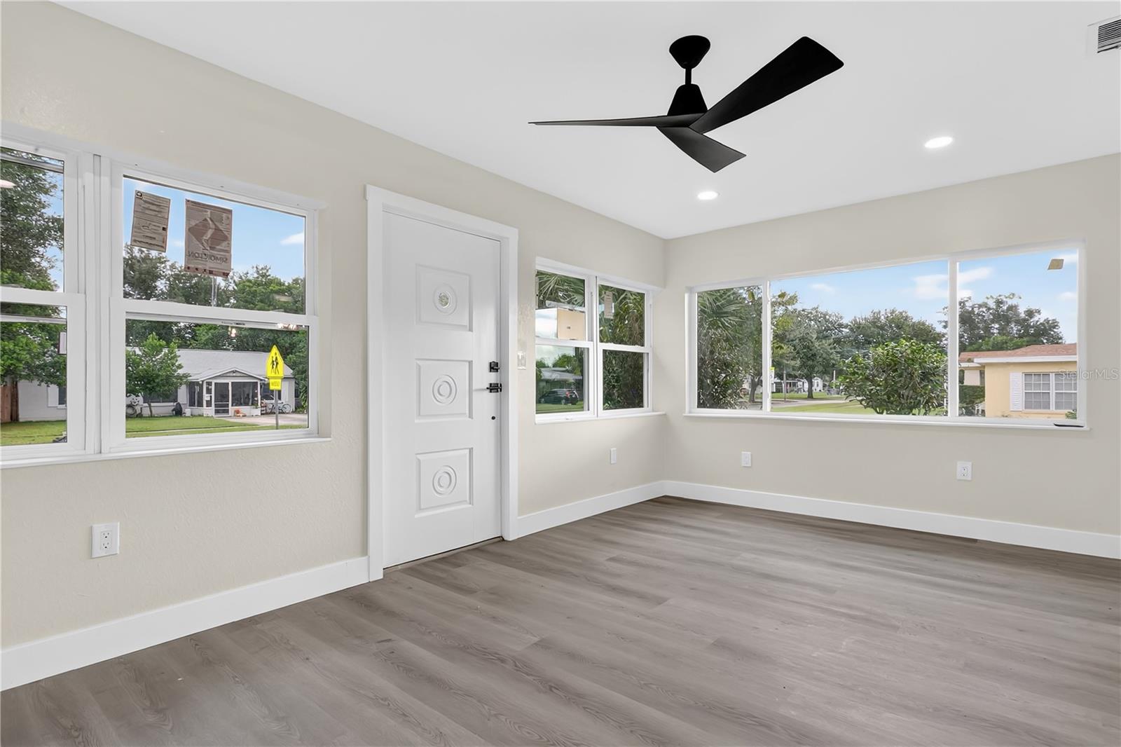 Image 3 of 37 For 2612 Roxbury Road