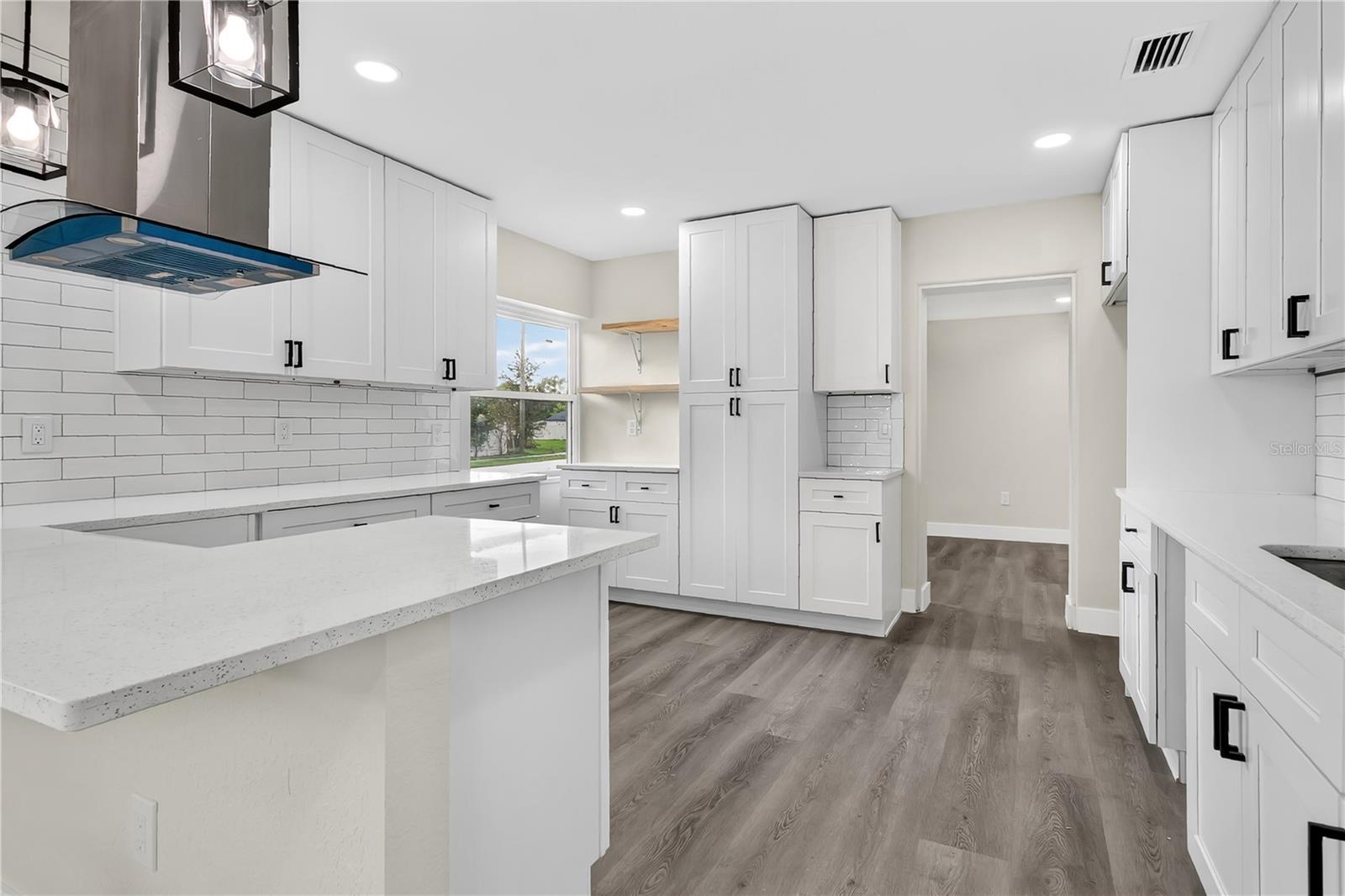 Image 5 of 37 For 2612 Roxbury Road