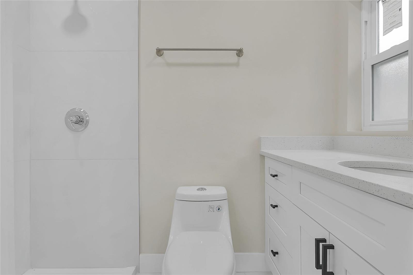 Image 8 of 37 For 2612 Roxbury Road