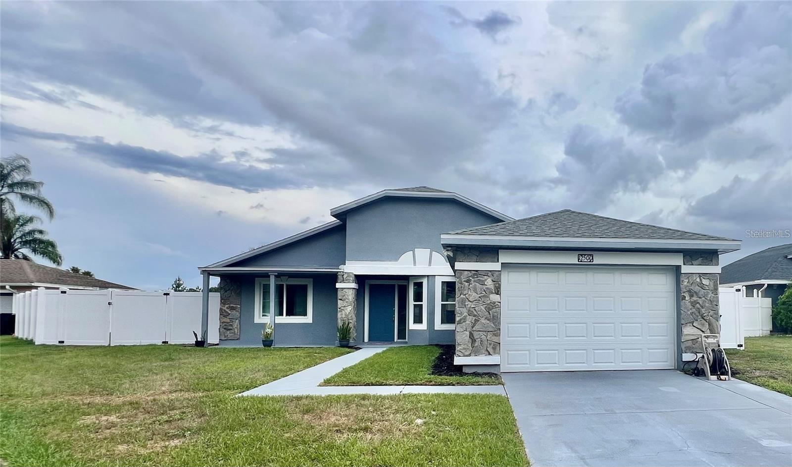 Image 4 of 37 For 12500 Wisconsin Woods Lane