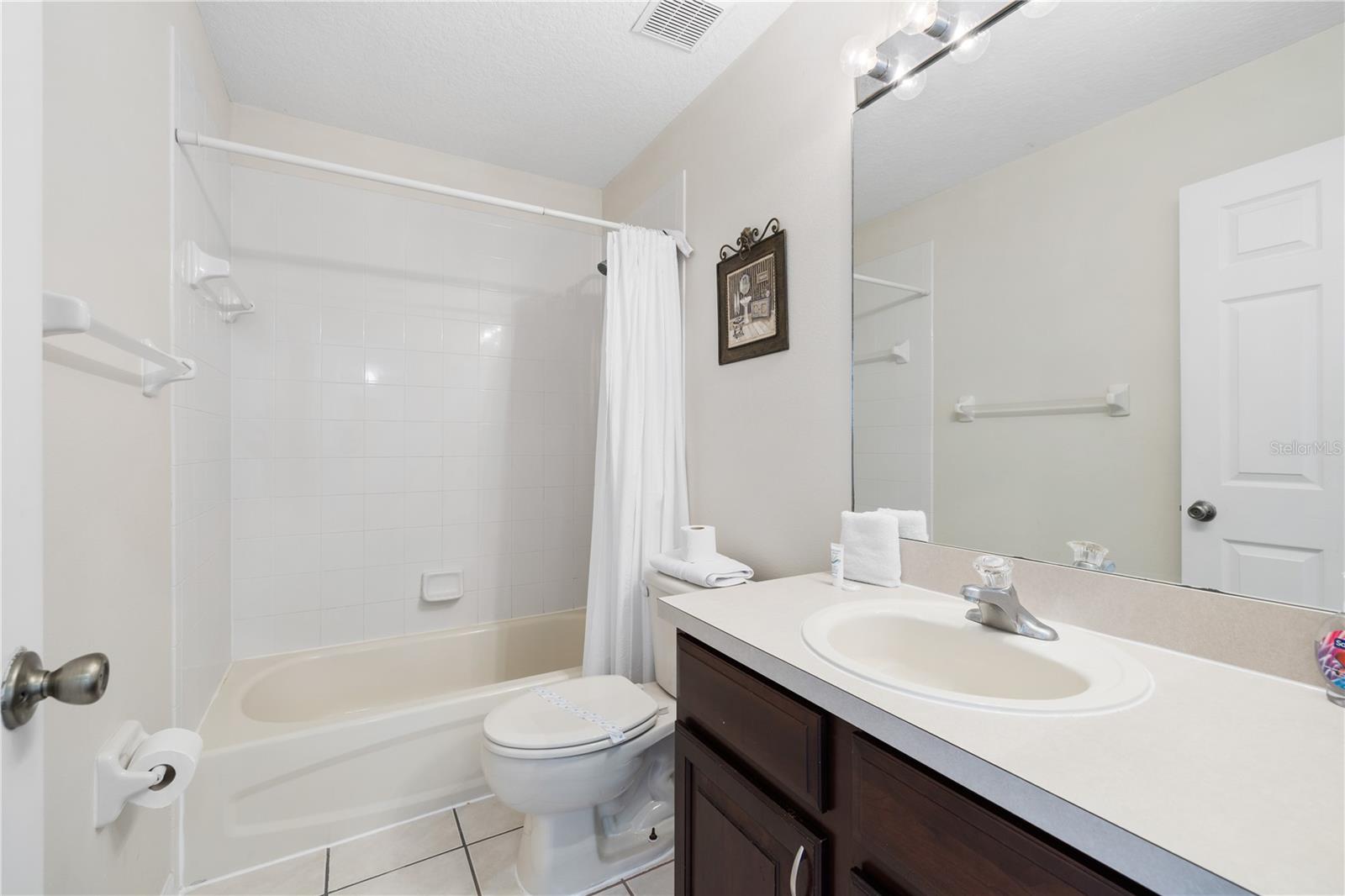 Image 34 of 61 For 16656 Palm Spring Drive