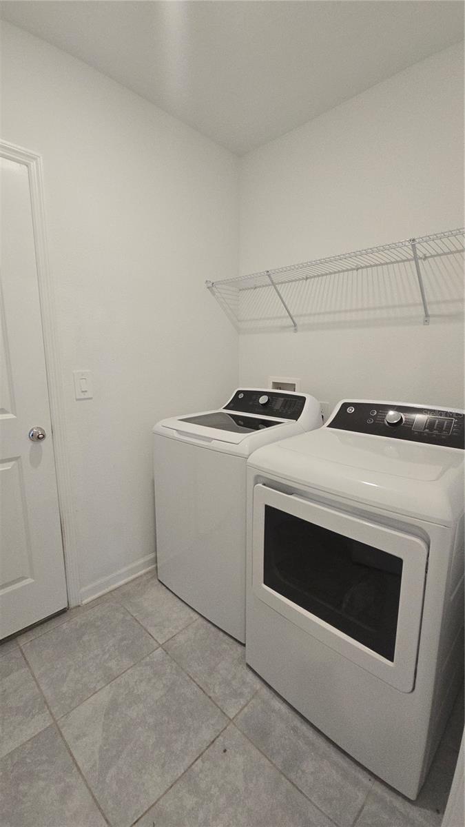 Image 10 of 43 For 4253 Twisted Twig Bend