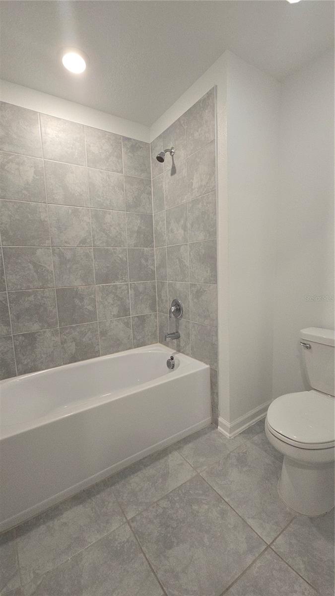 Image 27 of 43 For 4253 Twisted Twig Bend