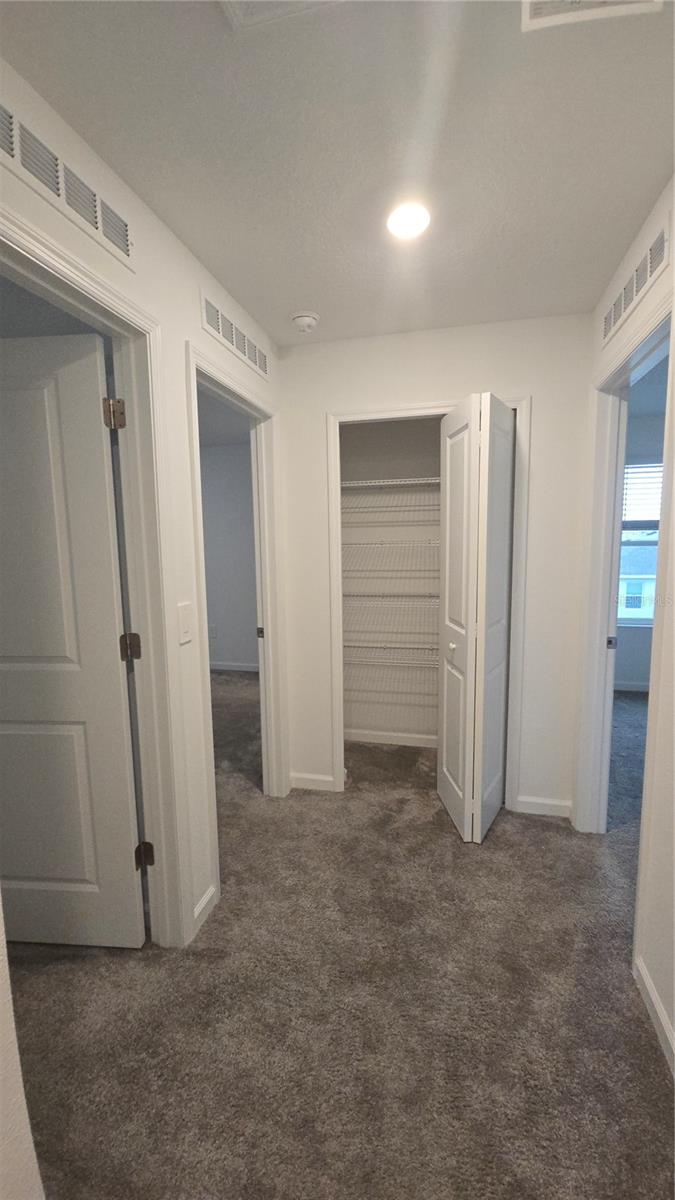 Image 29 of 43 For 4253 Twisted Twig Bend