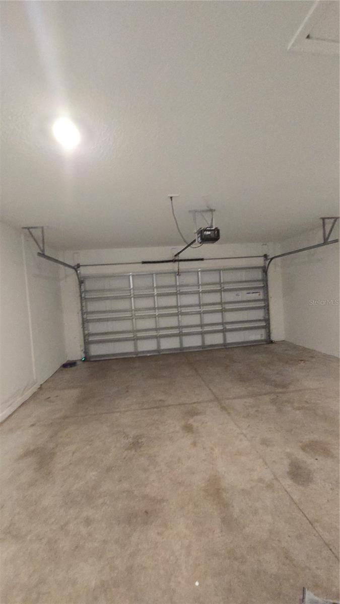 Image 42 of 43 For 4253 Twisted Twig Bend