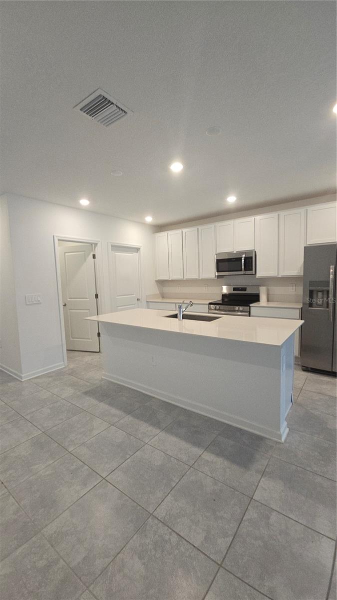 Image 5 of 43 For 4253 Twisted Twig Bend