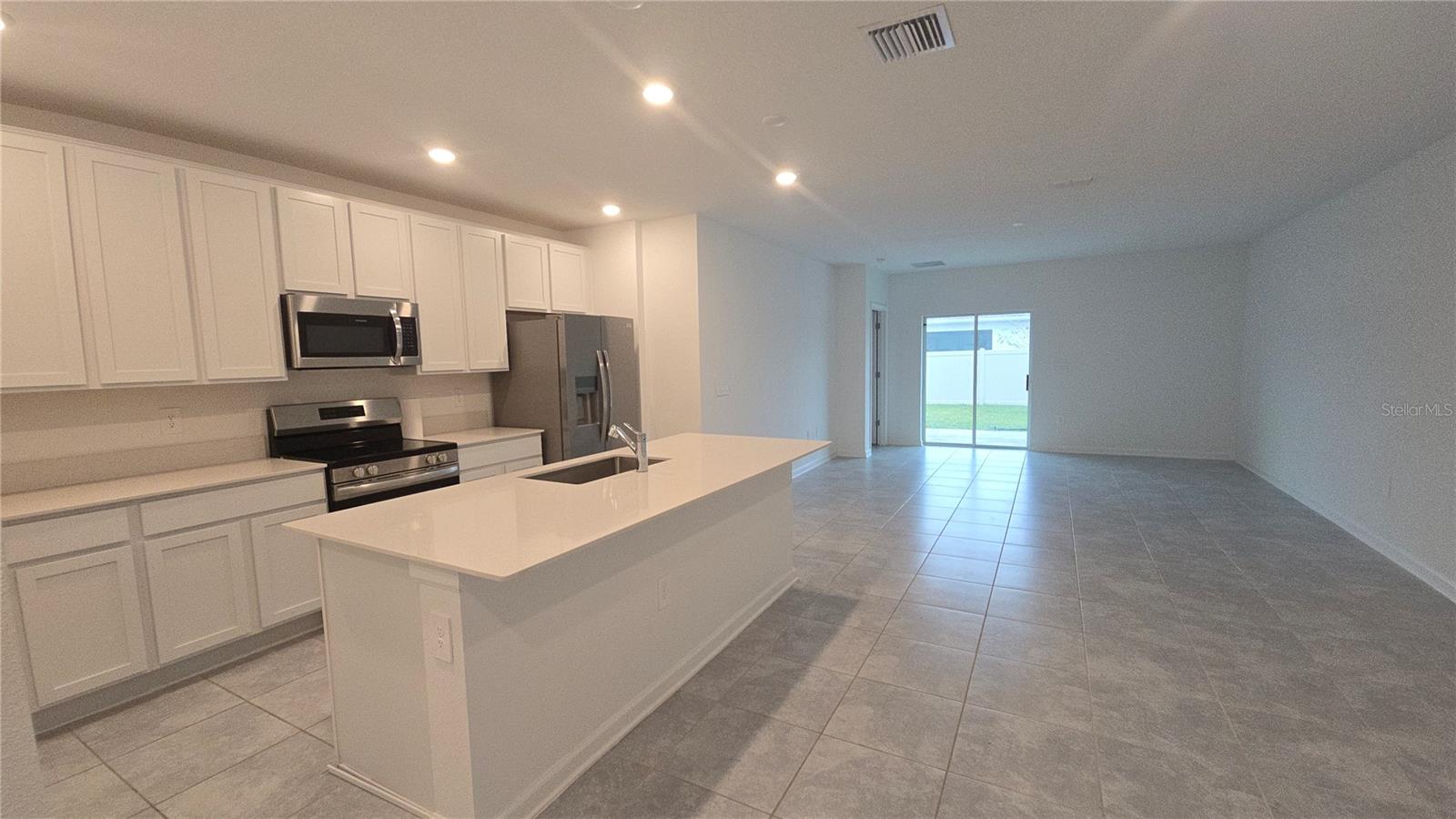 Image 8 of 43 For 4253 Twisted Twig Bend