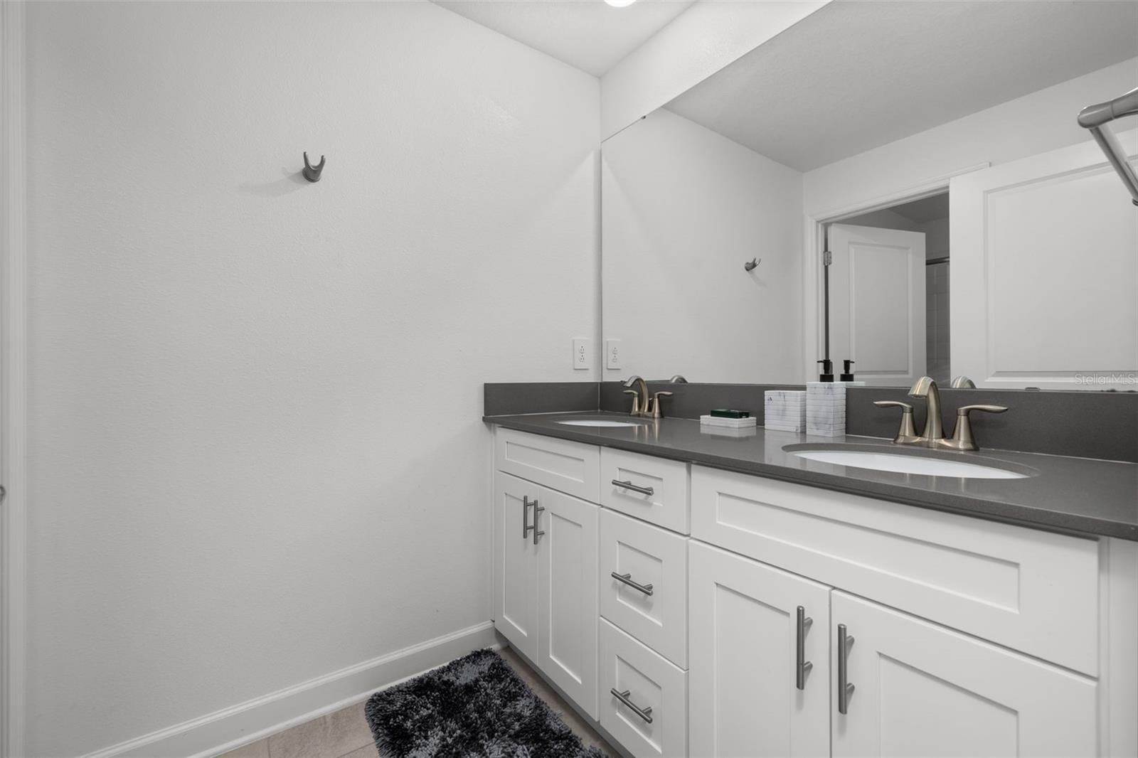 Image 26 of 65 For 2657 Reading Trail