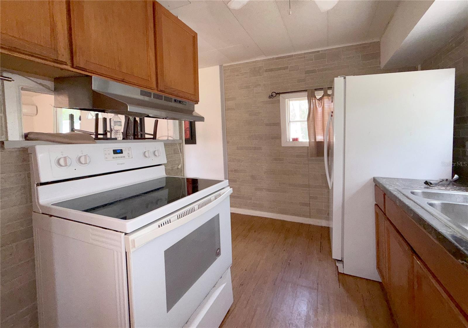 Image 6 of 13 For 25309 Bartholomew Street