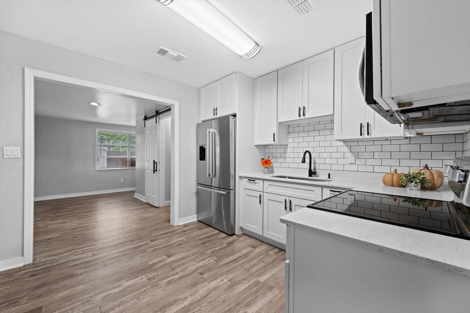 Image 7 of 23 For 305 Bougainvillea Avenue