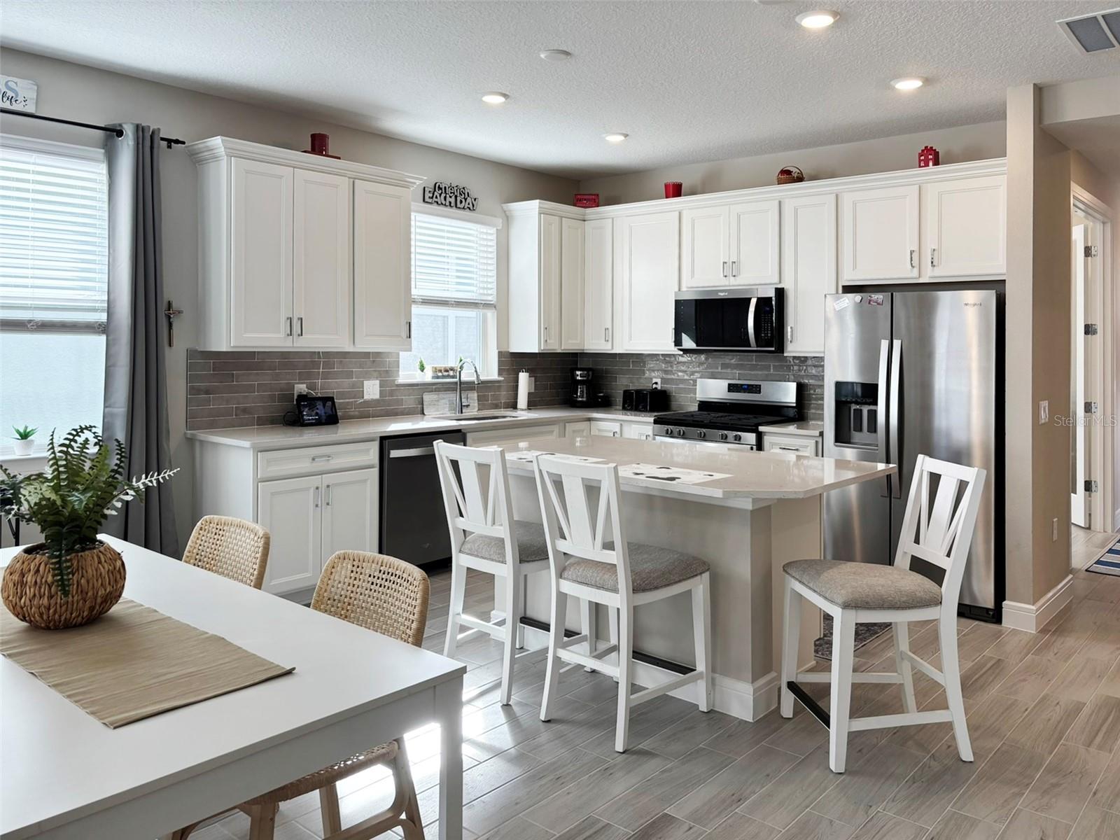 Image 11 of 40 For 13545 Pearl Beach Street