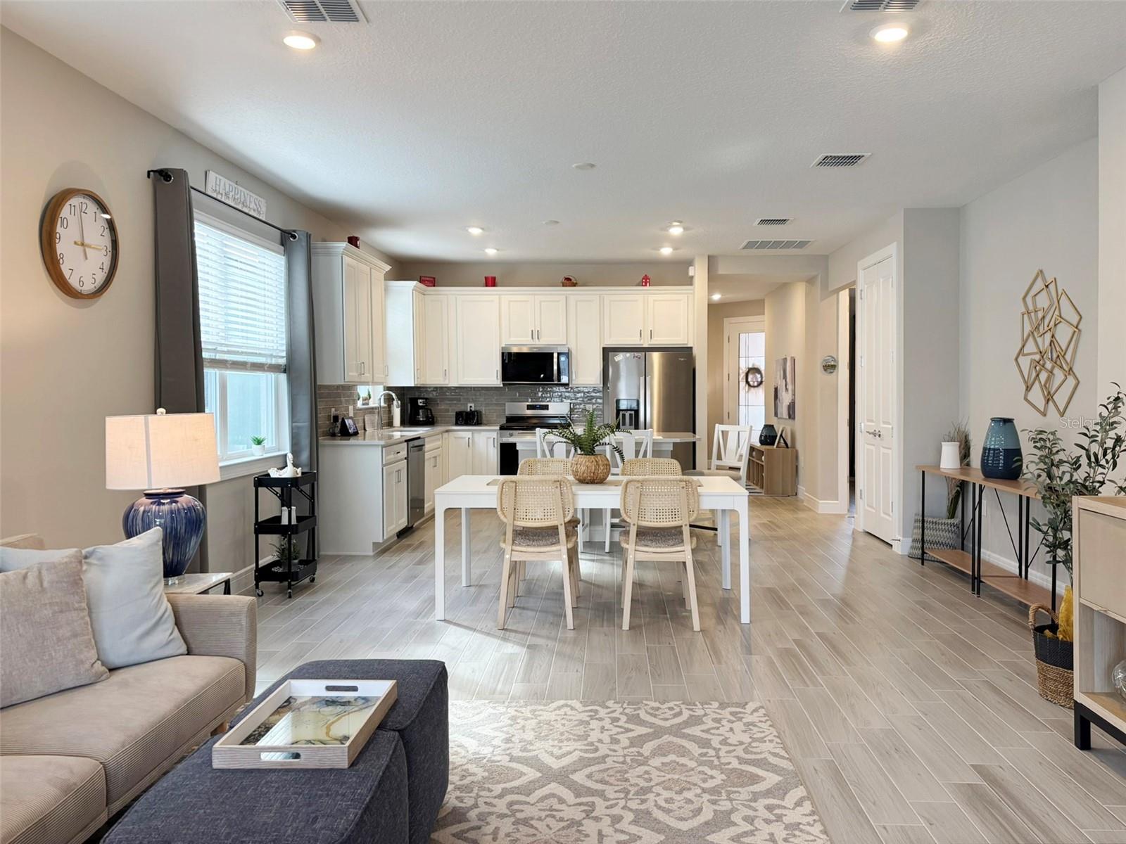 Image 18 of 40 For 13545 Pearl Beach Street