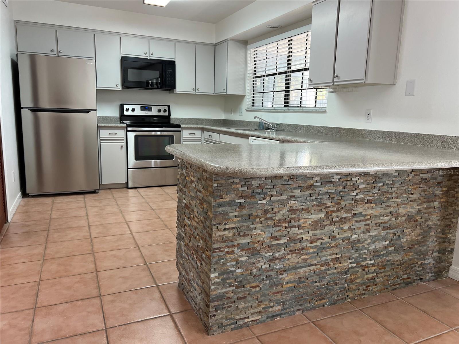 Image 26 of 72 For 2027 Balboa Way