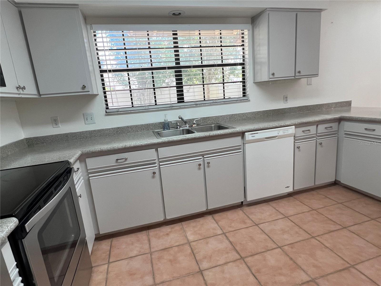 Image 29 of 72 For 2027 Balboa Way