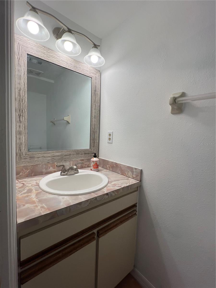 Image 37 of 72 For 2027 Balboa Way