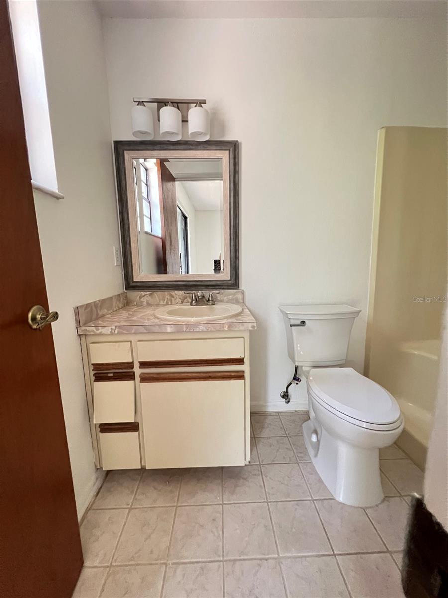 Image 43 of 72 For 2027 Balboa Way